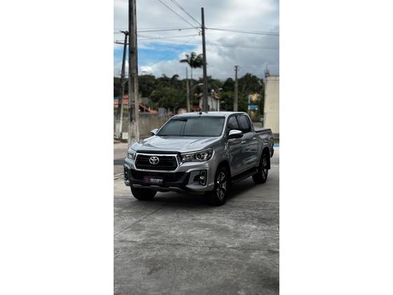 TOYOTA HILUX 2.8 SRX 4X4 CD 16V DIESEL 4P AUTOMÁTICO TOYOTA HILUX 2.8 SRX 4X4 CD 16V DIESEL 4P AUTOMÁTICO